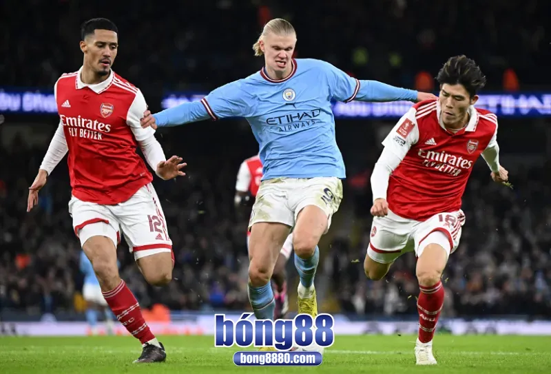 Đội tuyển Arsenal được đánh giá cao hơn về phong độ