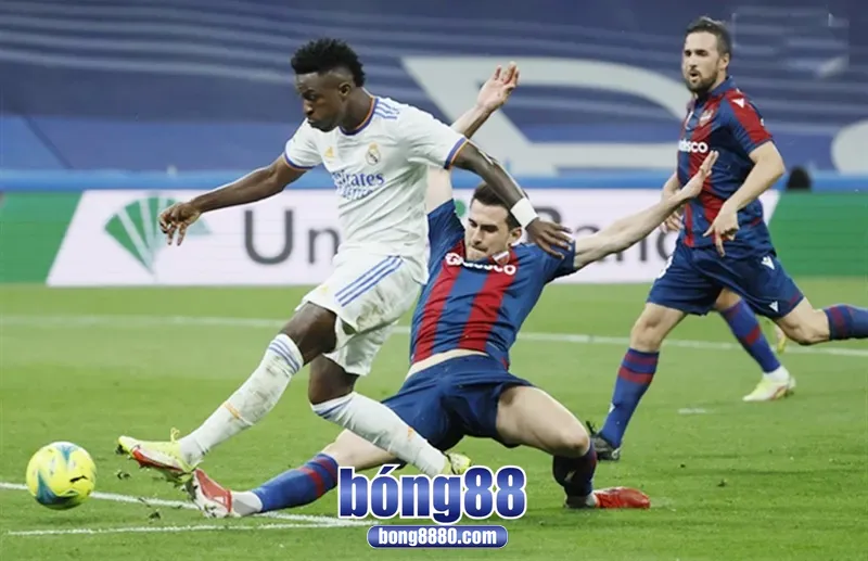 Đội tuyển Real Madrid được đánh giá cao hơn về phong 